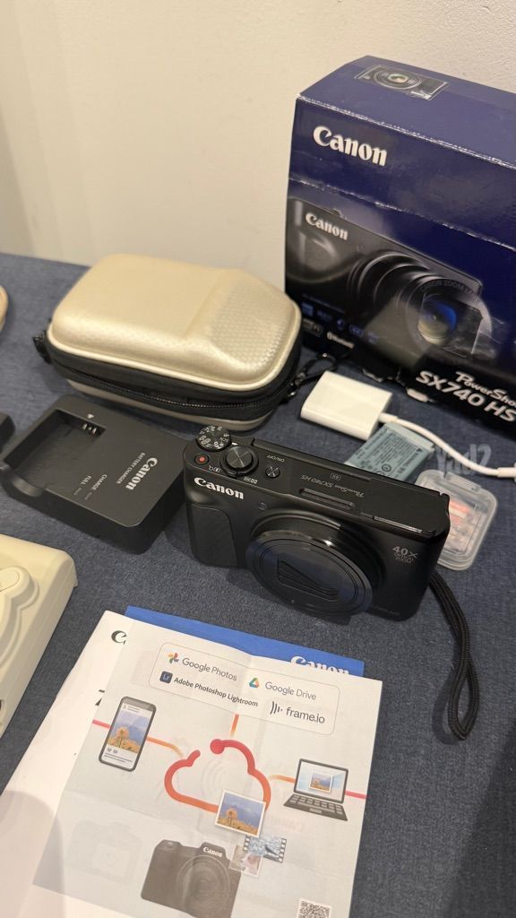 מצלמת קנון SX740