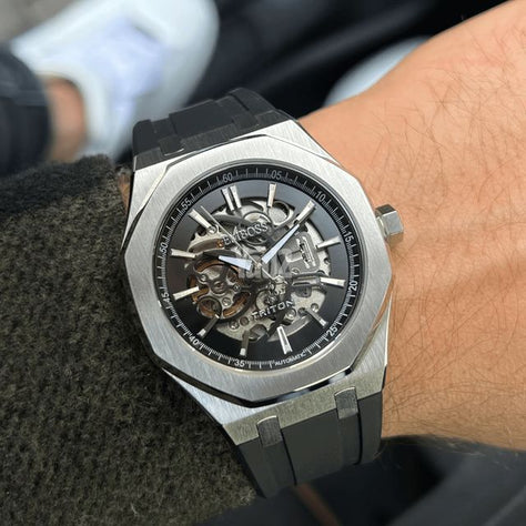 שעון emboss triton Diamond