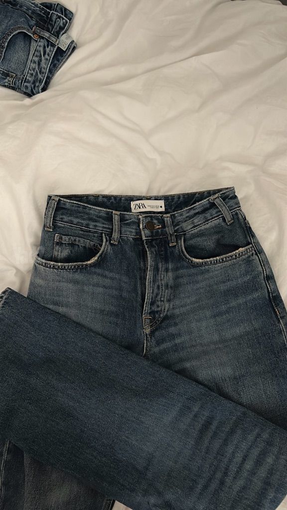 גינס של zara
