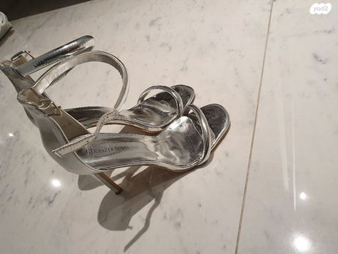 נעל עקב כסופה חדשה