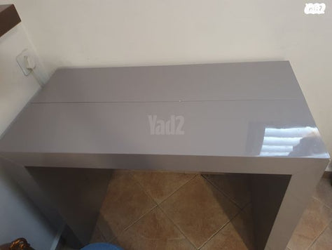שולחן