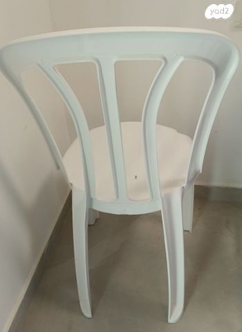 כסאות פלסטיק