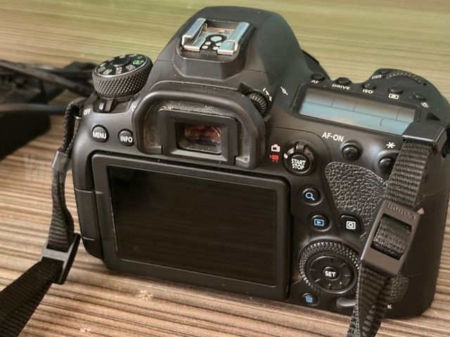 מצלמה  Canon eos 6d mark2