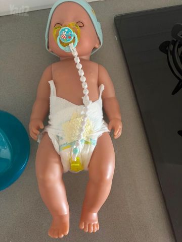 בובת Baby born