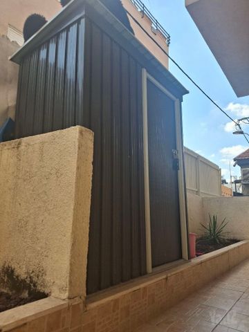 מחסן לחצר