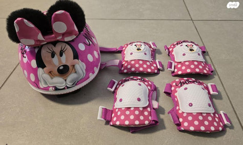 סט קורקינט, קסדה ומגנים