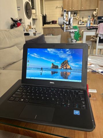 מחשב נייד Dell 3180