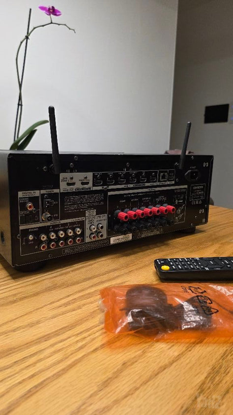 רסיבר Onkyo TX-NR696