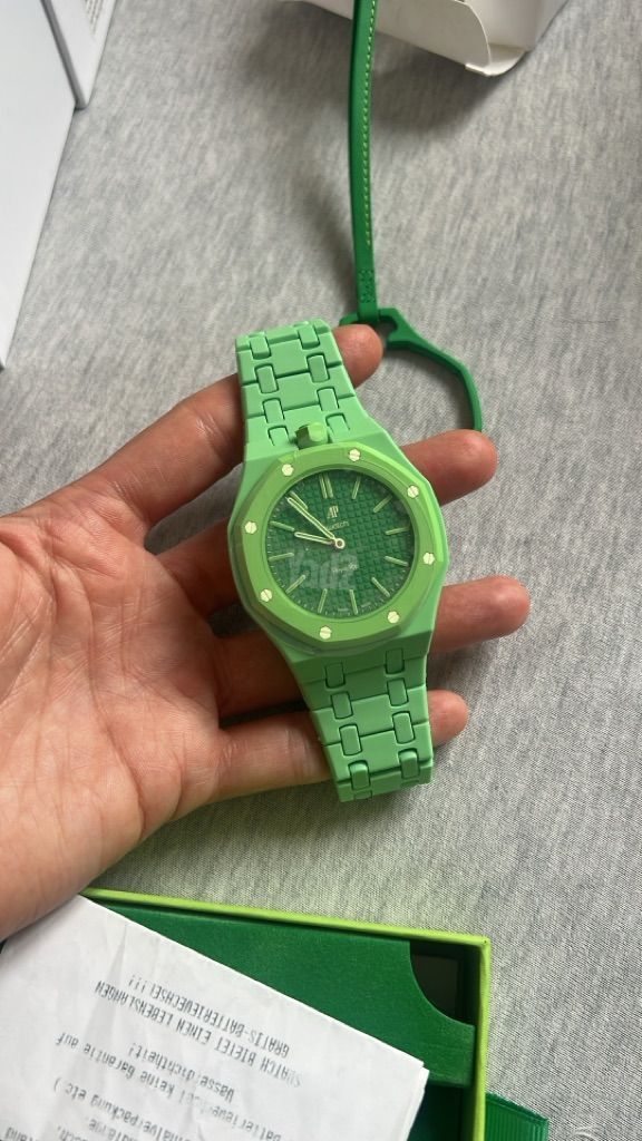 שעון יד swatch & ap