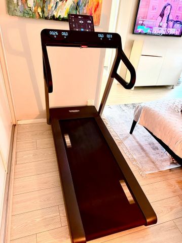 Technogym הליכון יוקרתי