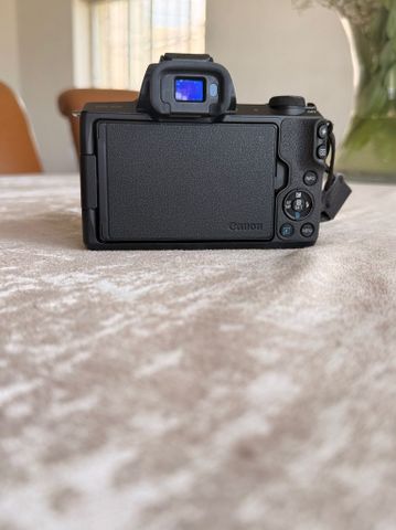 Canon M50 + עדשה