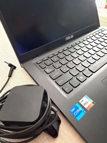 ASUS VivoBook 14
