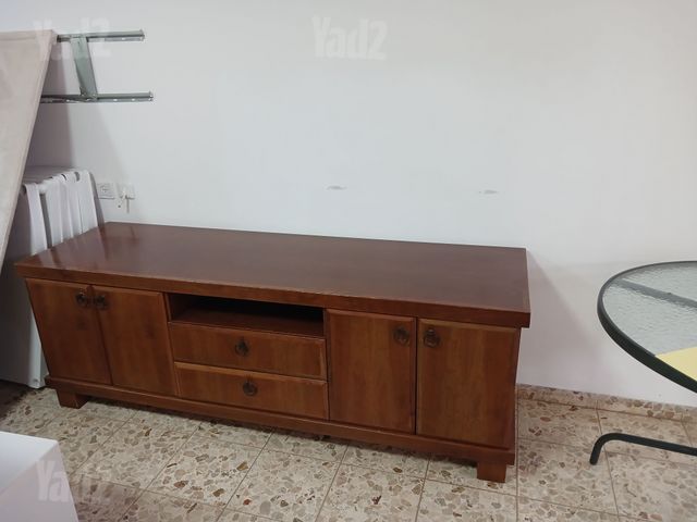 מזנון מעץ מלא