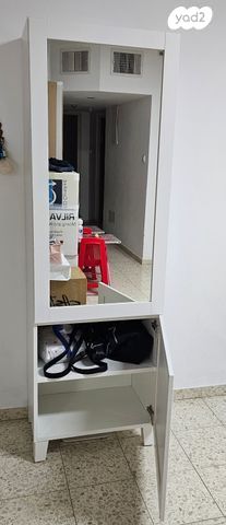 ארון כניסה