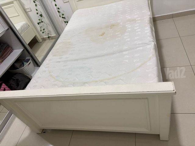 מיטה מעץ מלא 1.20