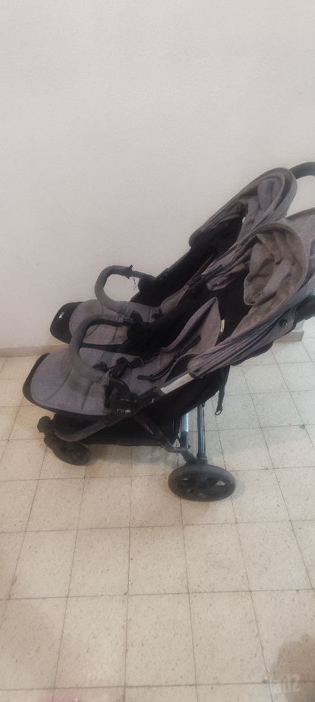 עגלת תאומים
