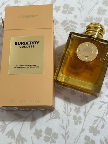 בושם Burberry goddess