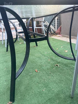 שולחן זכוכית
