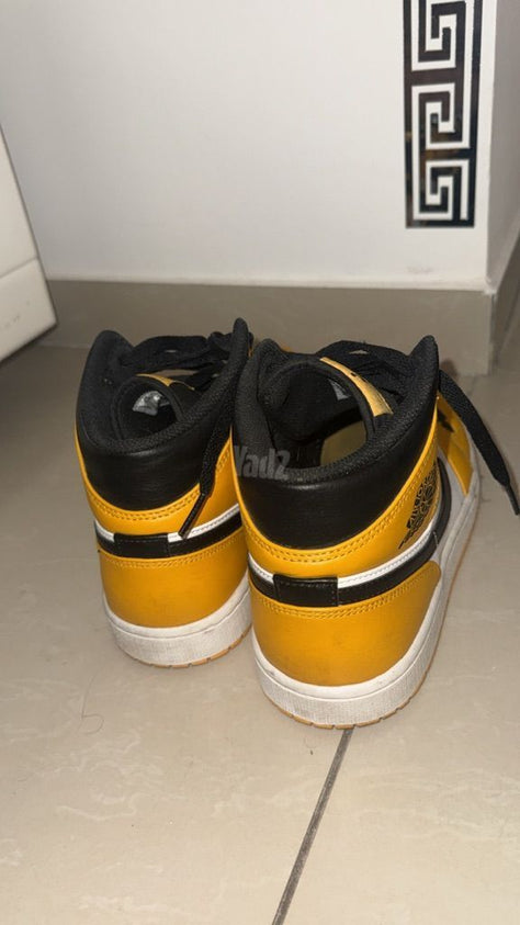 Air Jordan 1 Mid Taxi מידה 42