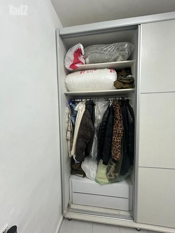 ארון הזזה