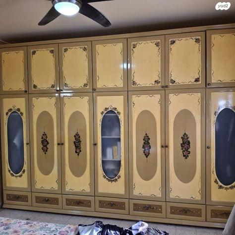 פינת אוכל ותכולת דירה