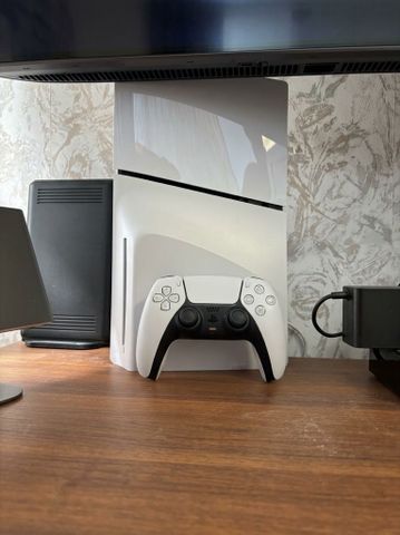 Ps5 slim+disk 15 משחקים