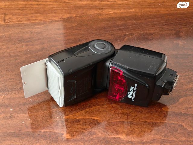 Nikon sb700 פלאש