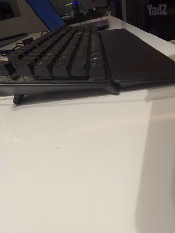 מקלדת SteelSeries Apex 5