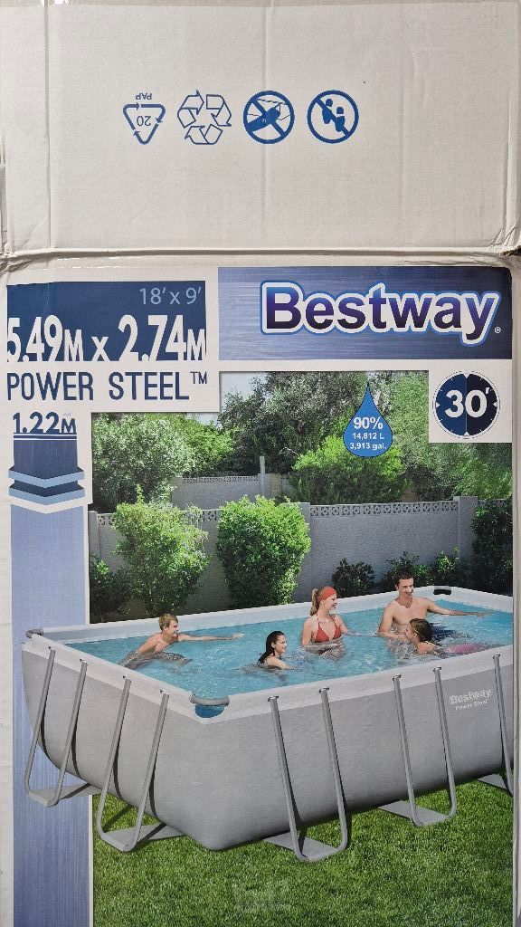 בריכת bestway גדולה