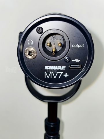 מיקרופון Shure MV7+ USB ו-XLR