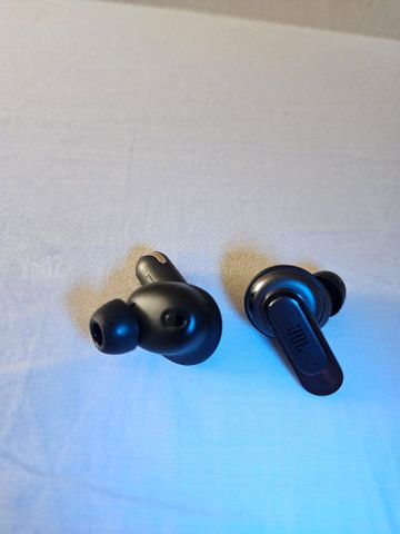 אוזניות jbl tour 2 pro