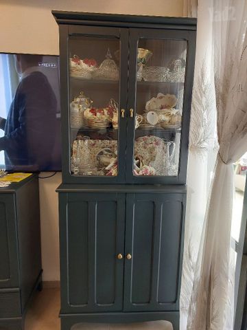 שידה וויטרינה