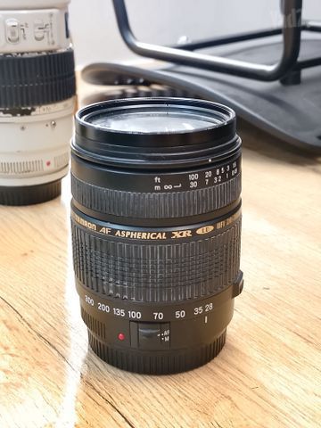 Tamron ef 28-300 mm.