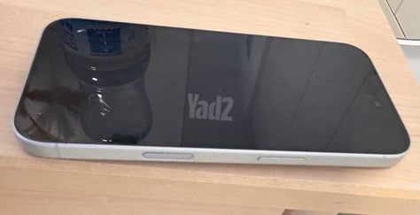 אייפון 16 לבן