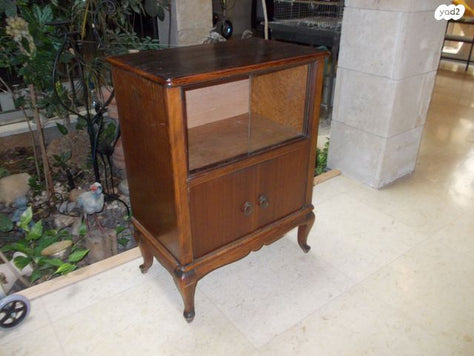 שידת וינטג ענתיקה