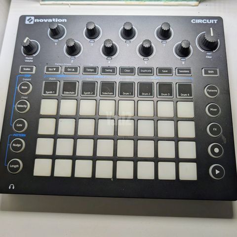 Novation Circuit