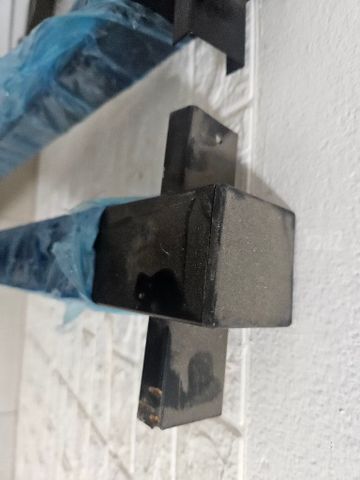 2 עמודים לגדר