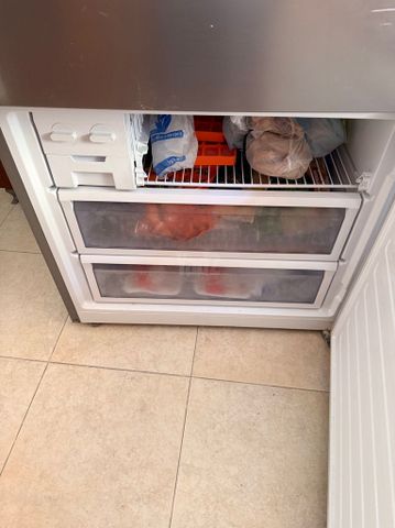 מקרר בקו