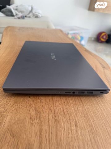 מחשב נייד של asus