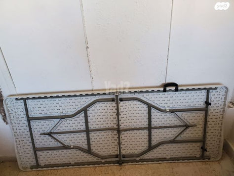 שולחן פלסטיק מתקפל