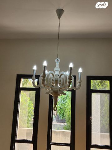 נברשות מעץ מלא