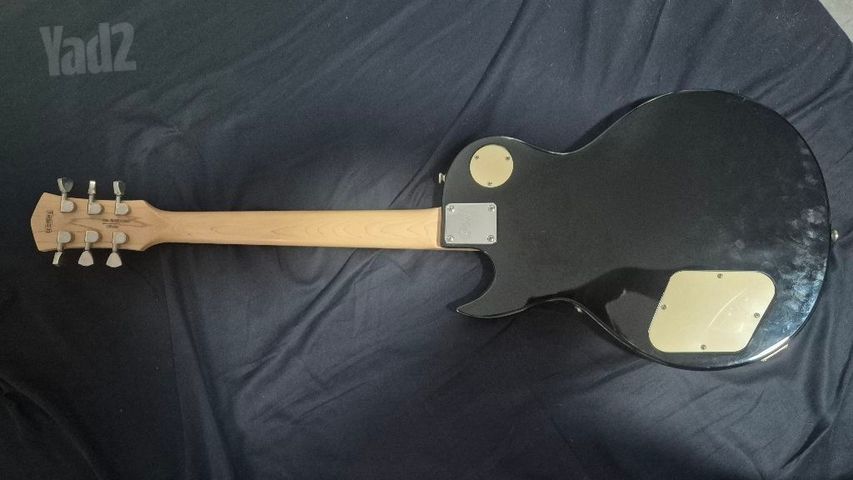 גיטרה Les Paul ומגבר Marshall