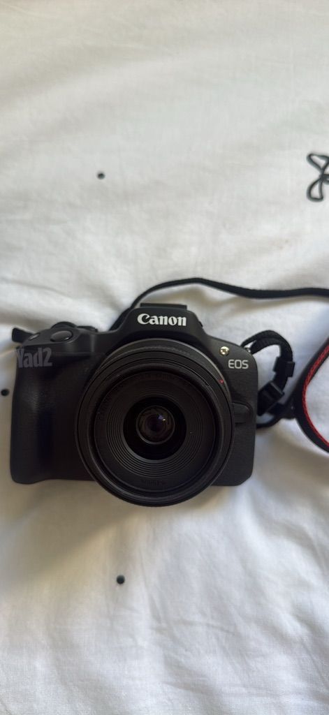 מצלמת cannon R50