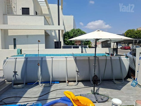 בריכת שחייה