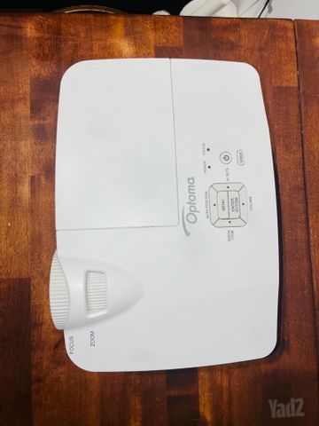 מקרן מקצועי Optoma