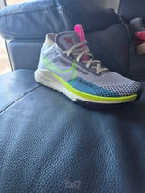 W react Pegasus trail 4