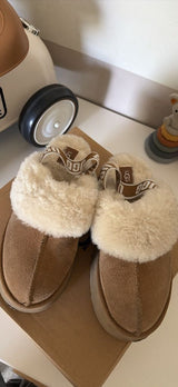 נעלי UGG
