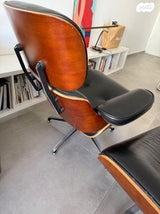 כורסא והדום בסגנון ״EAMES”