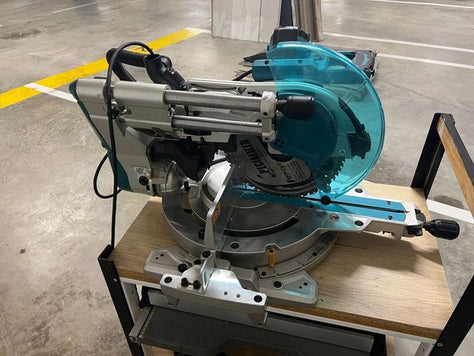 מסור גרונג Makita LS 1219 L