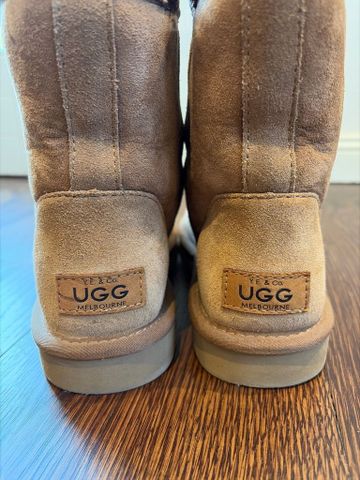 מגפי אגס(UGG)